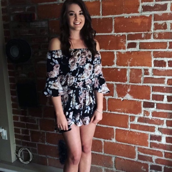 Floral Romper - Picture 4 of 4